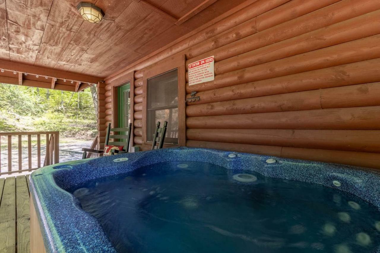 Log Cabin! 1Mile From The Action! Private Lane! Hot Tub! Pool Table! Villa Pigeon Forge Exterior photo
