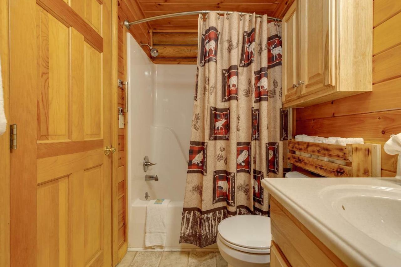 Log Cabin! 1Mile From The Action! Private Lane! Hot Tub! Pool Table! Villa Pigeon Forge Exterior photo